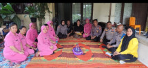 Kapolsek Dumai Timur Pimpin Silaturahmi dan Penyerahan Tali Asih kepada Keluarga Almarhum Aiptu Vict