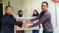 Wujud Kepedulian,Forum Masyarakat Rantau Kopar Serahkan Donasi ke Rumah Suluq Tarikat Nasabandiah