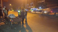 Berhenti Sembarangan di Median, Motor Becak Tapol Vs Motor Revo Beradu Hingga Alami Luka Ringan