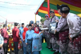 Diikuti 1212 Peserta, Kafilah Pawai Ta'aruf Bengkalis Ambil Perhatian Masyarakat di Kuansing