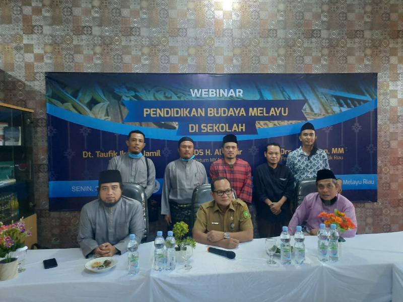 Suatu Keniscayaan, Mulok Budaya Melayu di Sekolah