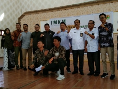 Legislator Syafroni Untung Komisi I  Hadiri Seminar  Motivasi Masuk Perguruhan Tinggi (IMKM)