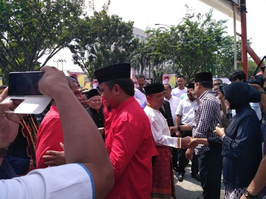 HM Harris Datangi Markas PDIP Riau