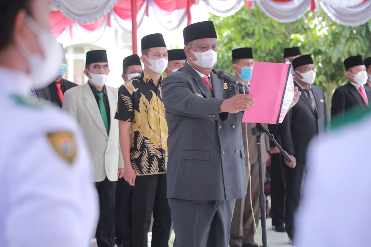 Pj. Bupati Labuhanbatu Kukuhkan 48 Pasukan Pengibar Bendera