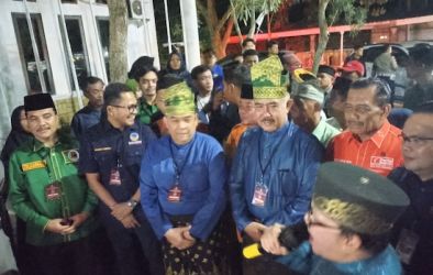Edy Natar-Dastrayani Bibra Resmi Daftar ke KPU Pekanbaru