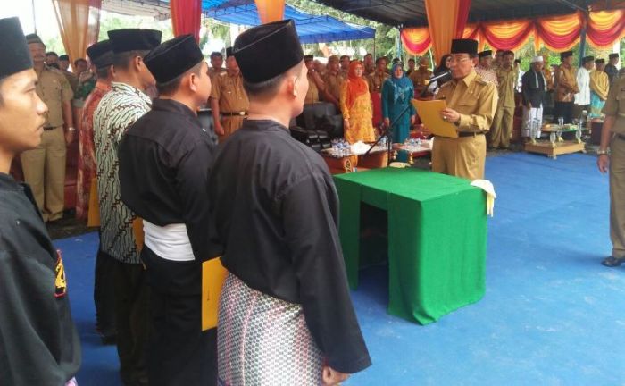 Bupati Inhil Lantik Pj Kades Air Balui dan Resmikan Program DMIJ Se-Kecamatan Kemuning