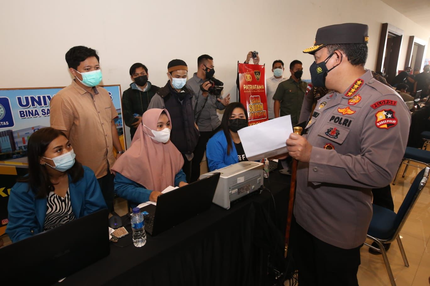 Kapolri Minta Semua Lokasi Pusat Aktivitas Warga Dipasangi Aplikasi Peduli Lindungi