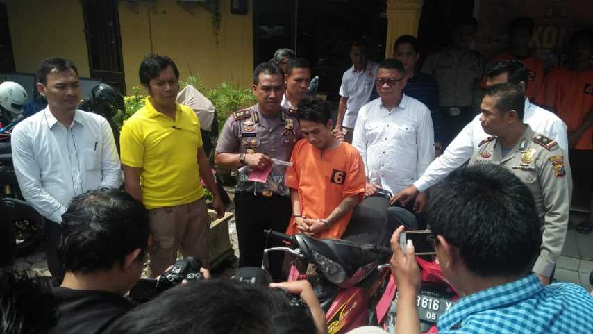 Dua Orang Pelaku Jambret Jalanan Dibekuk Polresta Pekanbaru