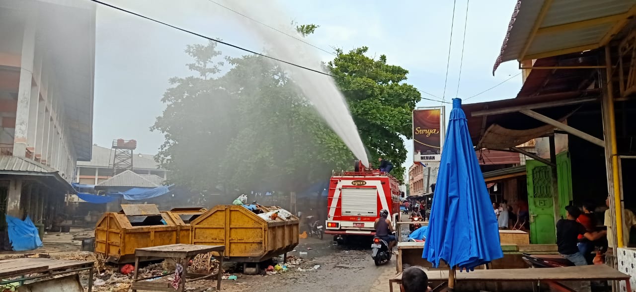 Pemkab Labuhanbatu Semprotkan Desinfektan Berkelanjutan