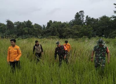 Bersama BPBD, Babinsa Lakukan Patroli Karhutla di Wilayah Rawan Api