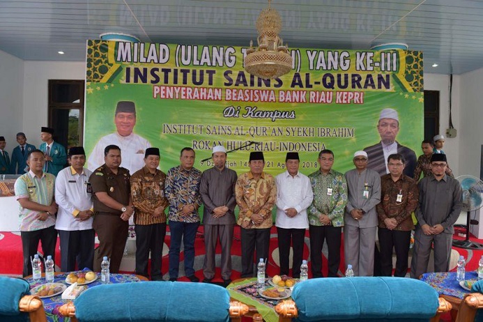 Bank Riau Kepri Serahkan Beasiswa Untuk Mahasiswa ISQ Syekh Ibrahim Rohul