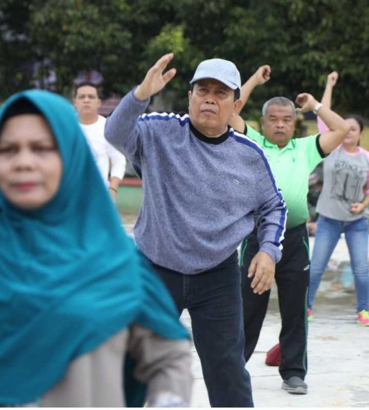 Bupati dan Sekda Rohul senam Bersama di Taman Kota