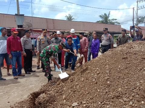 Danramil 03/Mandau Hadiri Penyelesaian Konflik Sosial Pembangunan Jalan Rangau Desa Buluh Manis