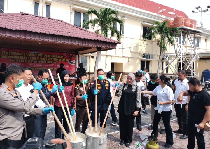Polres Dumai Musnahkan 30,80 Kilogram Sabu Jaringan Internasional, Selamatkan Lebih dari 155 Ribu Ji