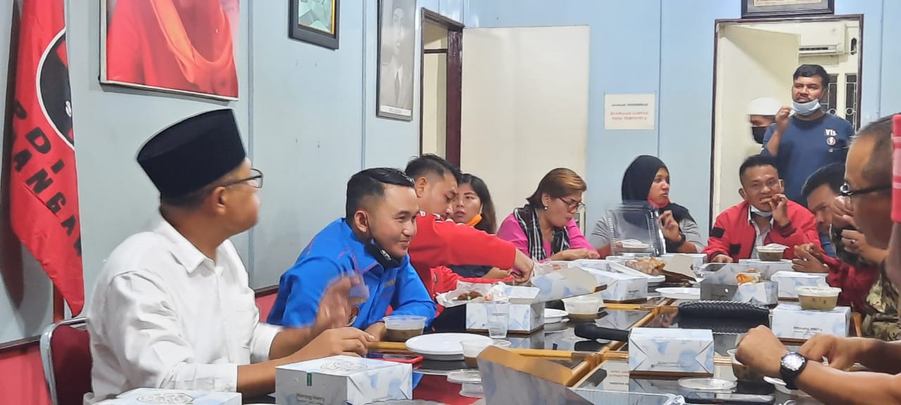 Ketua KNPI RIAU Fuad Santoso Hadiri Undangan Buka Puasa dari PDIP Kota Pekanbaru