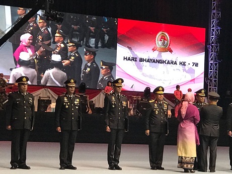 Seorang Pamen Polda Riau Terima Penghargaan Kapolri