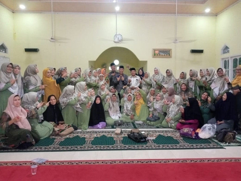 Popularitas Doktor Ikhsan Semakin Melejit, Ibu-Ibu Jamaah Majelis Taklim Deklarasi Dukungan