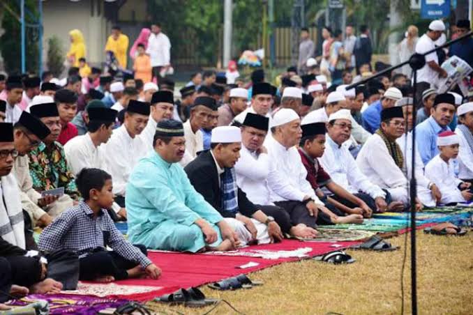 Bupati Bengkalis Bersama Ribuan Masyarakat Tunaikan Solat Idul Adha di Mandau