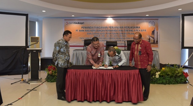 Bank Riau Kepri Teken MOU dengan Perbarindo Riau