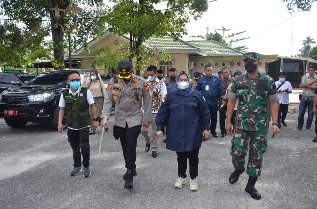 Bersama Bupati, TNI/Polri Tinjau Percepatan  Vaksinasi booster di Kecamatan Mandau