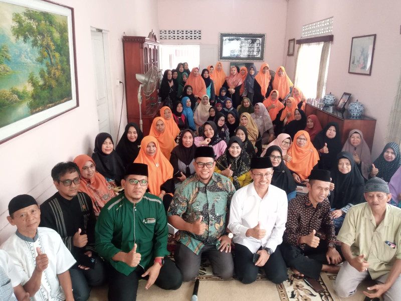 Doktor Ikhsan Bahas Solusi Banjir dan Pendidikan di Wirid Bersama Warga Tirta Siak