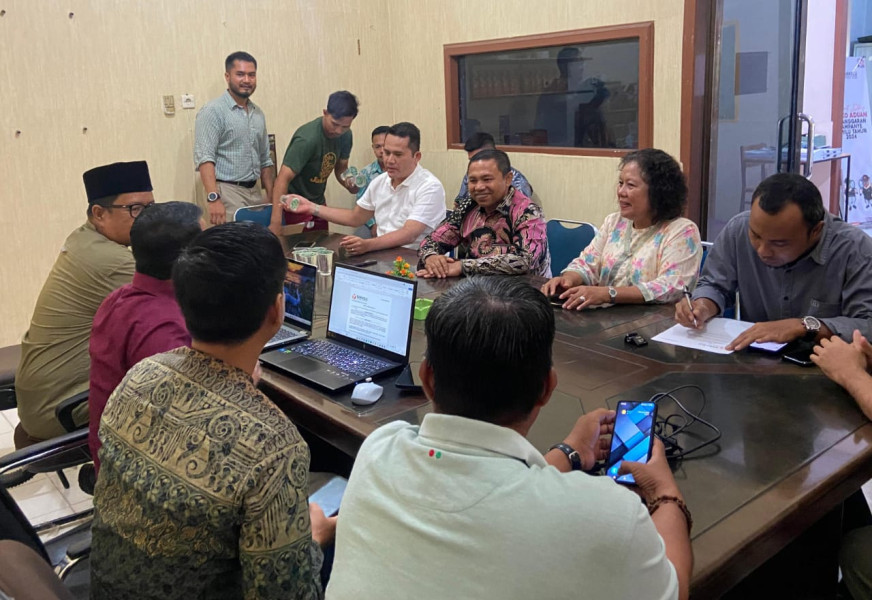 Cagubri Abdul Wahid Penuhi Panggilan Bawaslu Riau