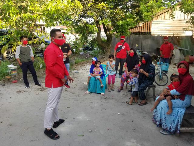 Hingga Hari ke-13, Ketua PDI Perjuangan Riau H. Zukri Bagikan 5000 Sembako Lawan Covid-19