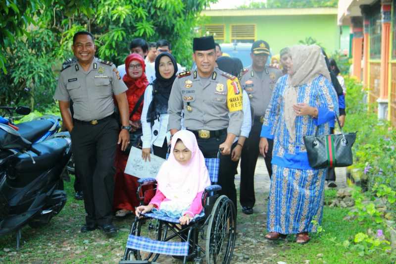 Kedekatan Bulan dan Om Edy Sumardi Priadinata