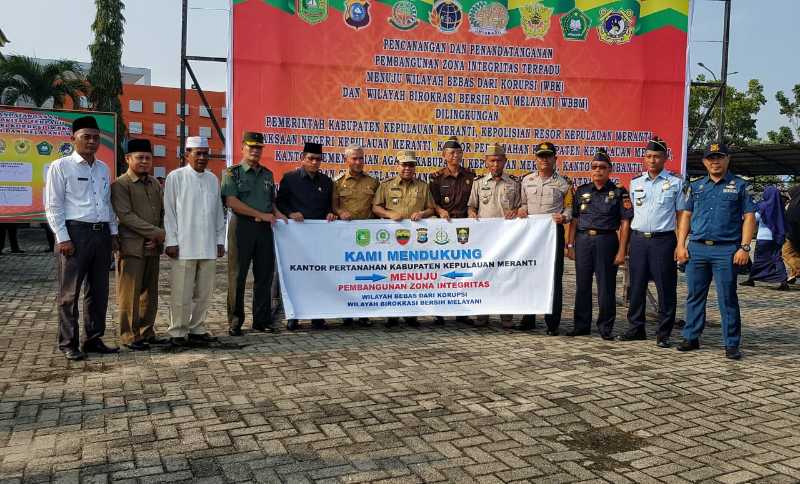 Bupati Meranti Pimpin Penandatanganan Deklarasi Pencanangan Pembangunan Zona Integritas Tahun 2019