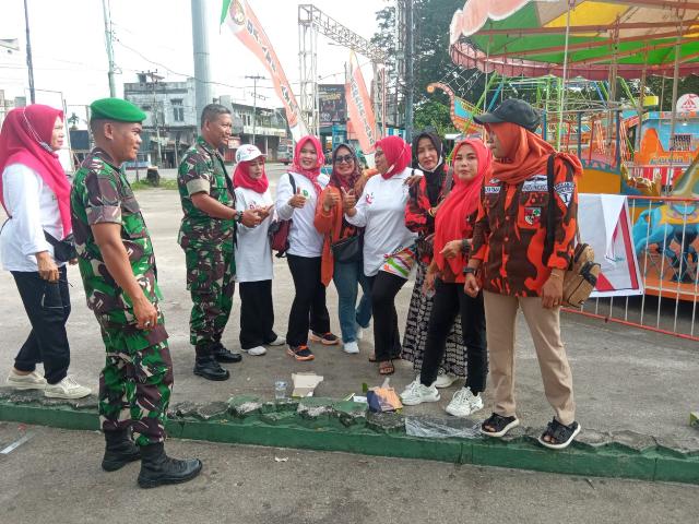 Babinsa Koramil 03/Mandau Lakukan Edukasi Tentang Gunakan Masker Sesuai Protkes