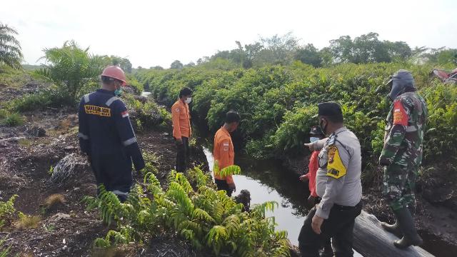 TNI Koramil 04/Mandau Monitoring Karhutla di Sungai Meranti