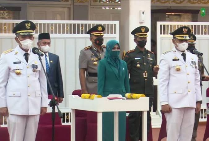 Gubri Resmi Lantik Pj.Wali Kota Pekanbaru dan Pj. Bupati Kampar