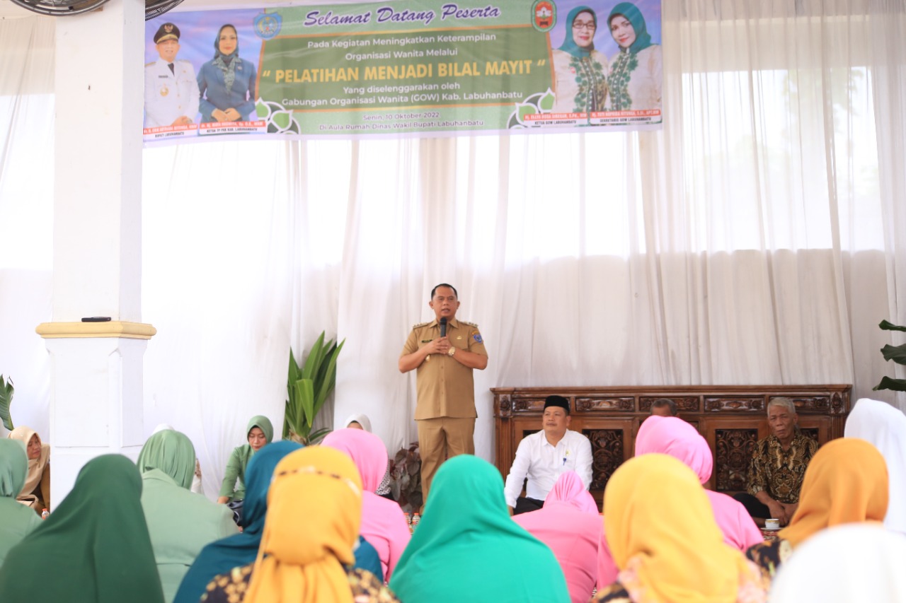 Tingkatkan Pengetahuan Fardu Kifayah, Bupati Erik Buka Pelatihan Bilal Mayit