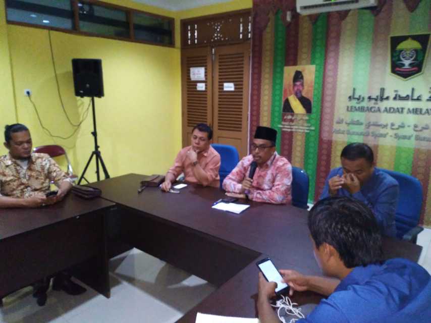 LBH LAM Riau Siang Ini Laporkan Kasus Ujar Kebencian Akun FB Jhony Boyok Ke Polda Riau