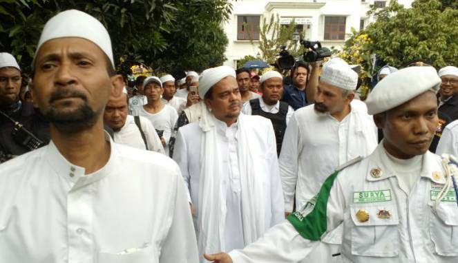 Pengacara: Kabar Habib Rizieq Pulang Hari Minggu Ini Hoax