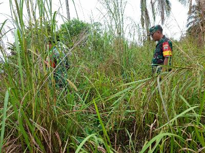 Semangat Jiwa Babinsa Mandau Selalu Siaga Dalam Penanganan Karhutla di Wilayah Binaannya