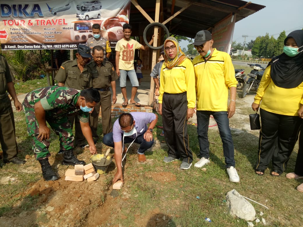 Camat Rantau Utara, Hadiri Peletakan Batu Pertama Poskamling