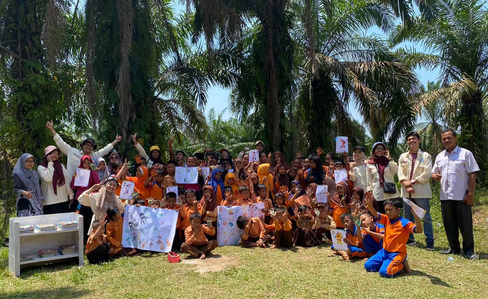 Mahasiswa Kukerta UNRI Buka Taman Bacaan di Desa Sibiruang