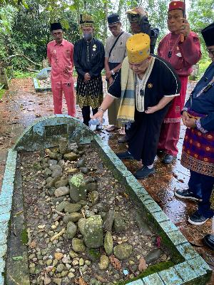 Diradja Air Tiris Melayu Kampar laksana Ziara Kubur dan Silaturrahmi