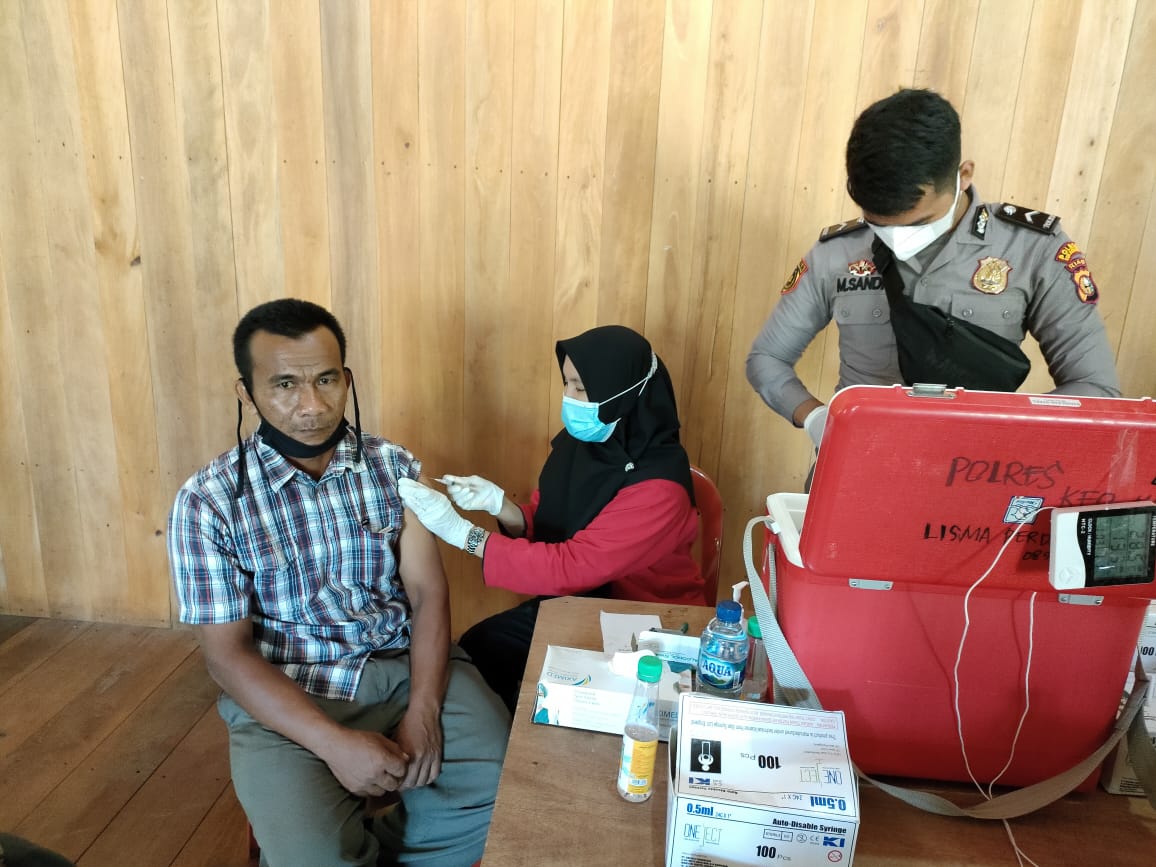 Polres Meranti Gelar Vaksinasi Massal di Desa Lukun