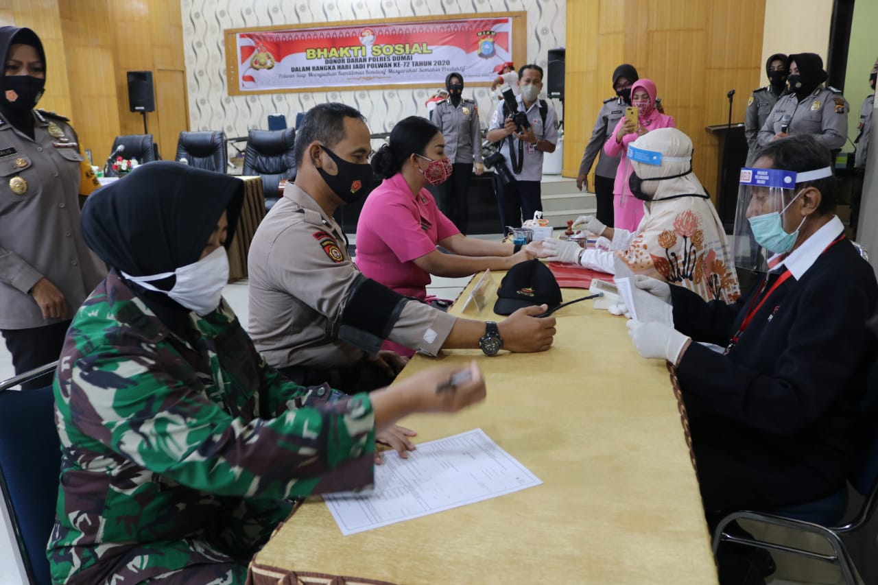Polwan Polres Dumai Gelar Bhakti Sosial