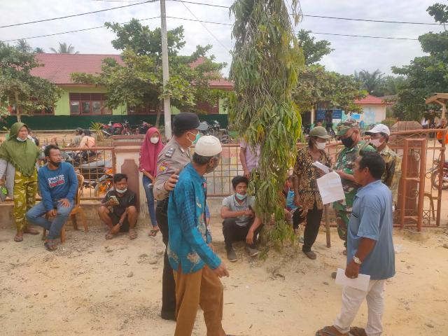 Masyarakat Tasik Serai Lakukan Percepatan Vaksinasi Didampingi TNI Koramil 03/Mandau