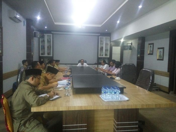 Bupati Inhil Berdiskusi Dengan Walhi Terkait Kasus Pungkat