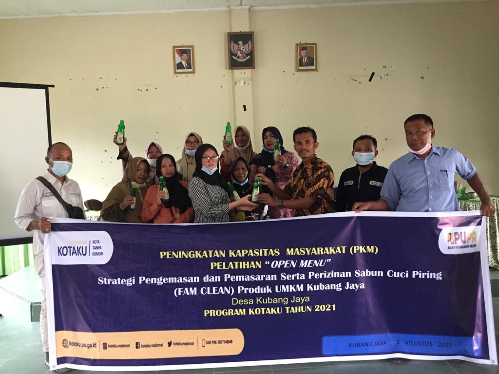 Melalui Pelatihan Open Menu, PUPR KOTAKU Kembangkan Produk UMKM Sabun Fam Clean Desa Kubang Jaya