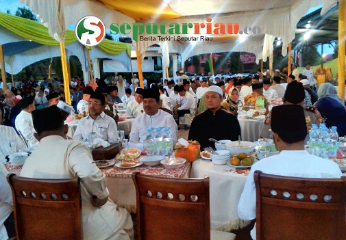 Bupati & Basnaz Bengkalis Salurakan Santunan Anak Yatim dan Kaum Dufa di Manda`