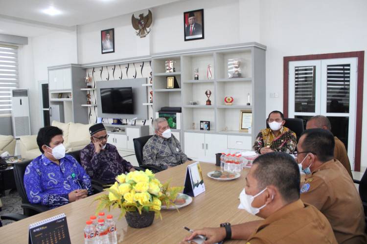 Bupati Labuhanbatu dr.Erik Astrada Audensi Dengan Utusan UMSU