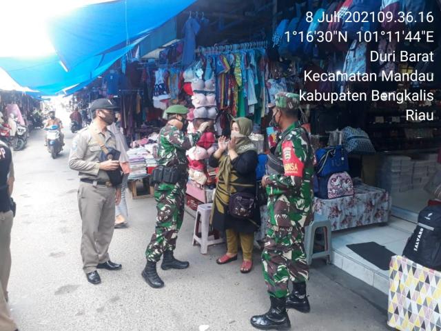 Sertu Ristiyo Himbau Warga Pasar Patuh 3 M Sesuai Protokol Kesehatan Covid-19