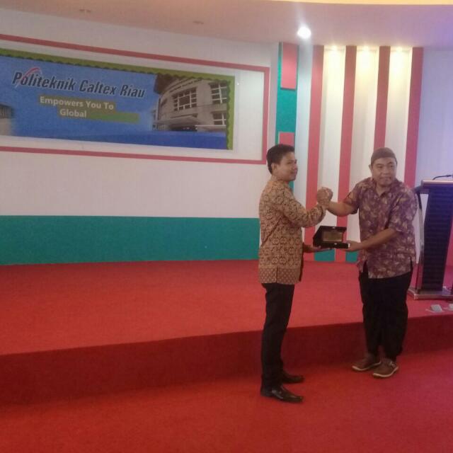 Ade Putra Daulay Motivasi Mahasiswa PCR dalam Kuliah Umum