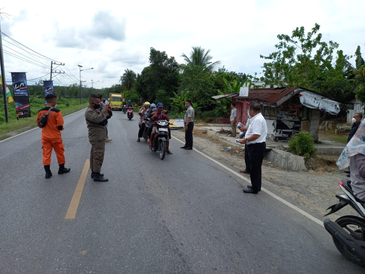 Sekdakab Labuhanbatu Monitoring Penyekatan Mudik IdulFitri 1442 H