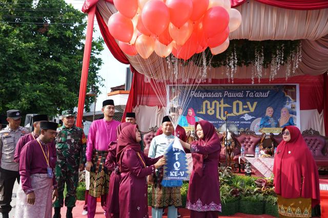 Kemeriahan Pawai Pembukaan Musabaqah Tilawatil Qur'an (MTQ) Kelurahan Air Jamban
